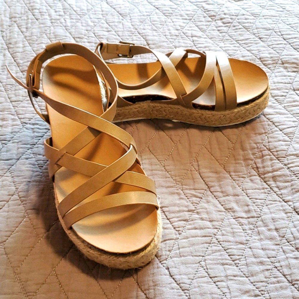 Strappy platform sandles